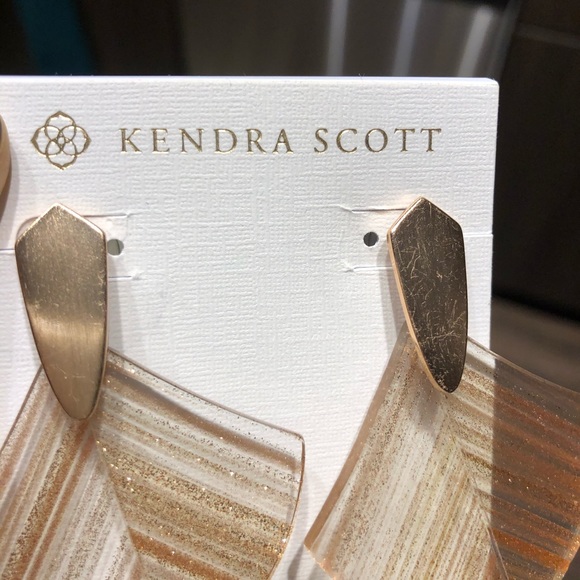 [SOLD] Kendra Scott Astoria Earrings - Picture 4 of 4